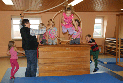 Turnen kindergarten bewegungsbaustelle